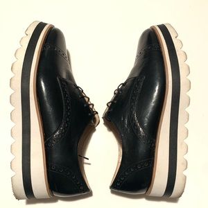 Vicenza Women Platform Black Shiny Dress Shoe Sz 6